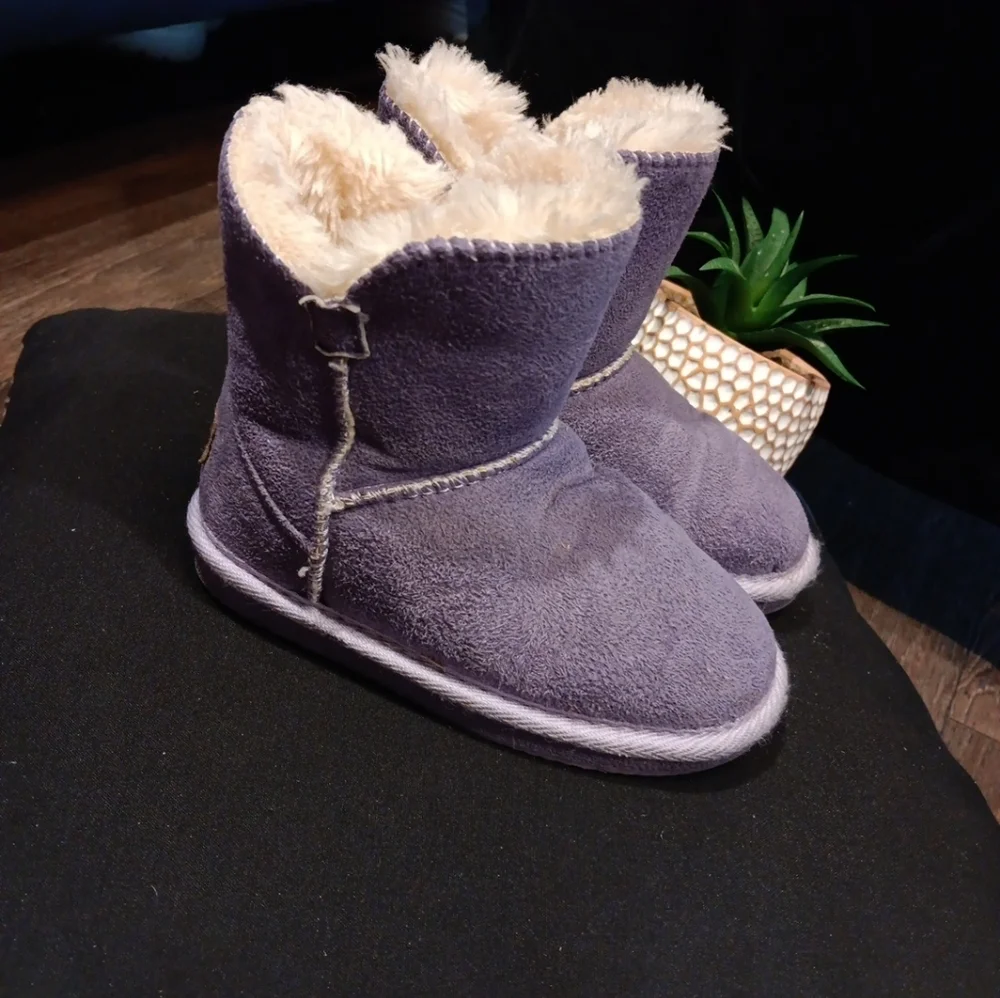 Apres By Lamo Plush Purple Boots with Fur Lining